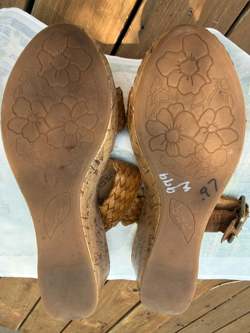 Born b.o.c. tan leather wedge sandals